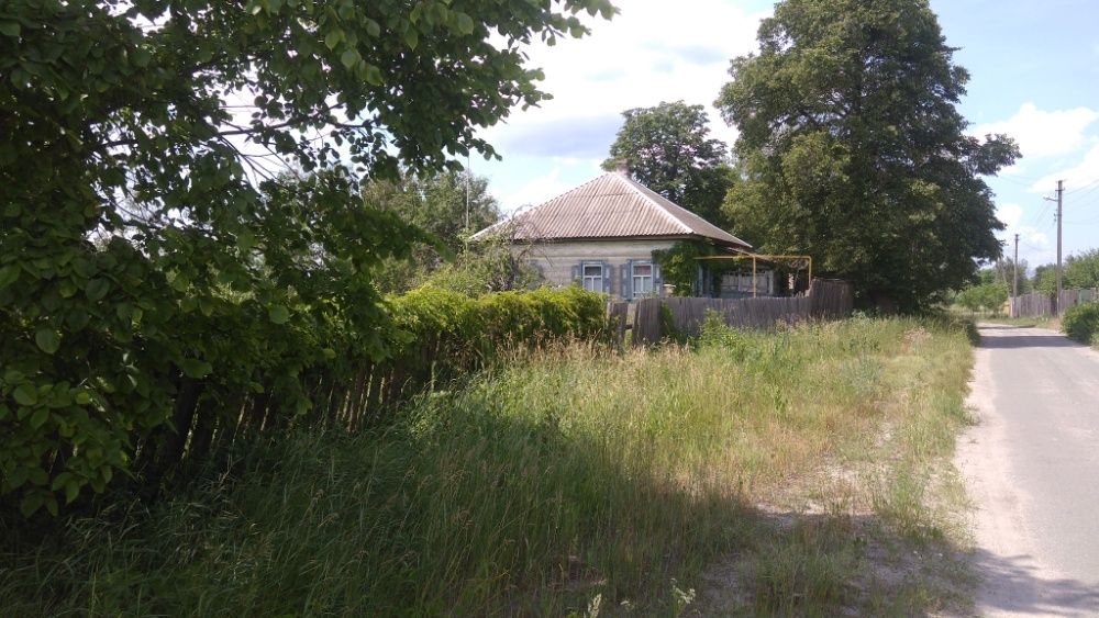 Продам будинок в центрі села Жукин, 35 км від Києва