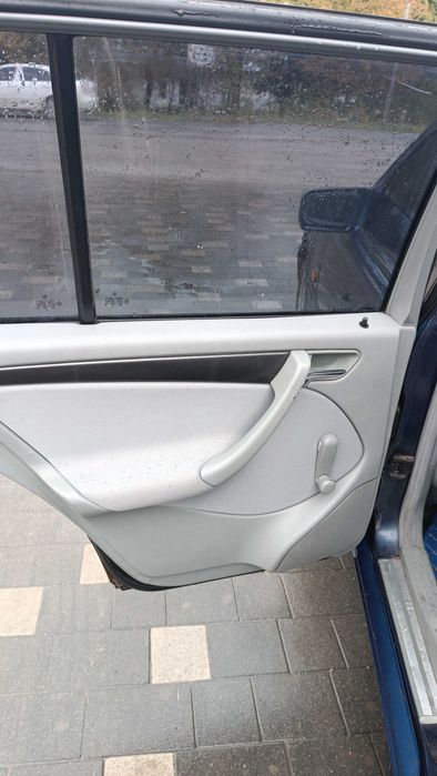 Мерседес Бенц С-180