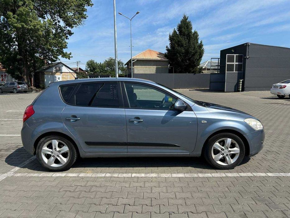 KIA CEED 2007 року випуску в хорошому стані 1.6  CRDi
