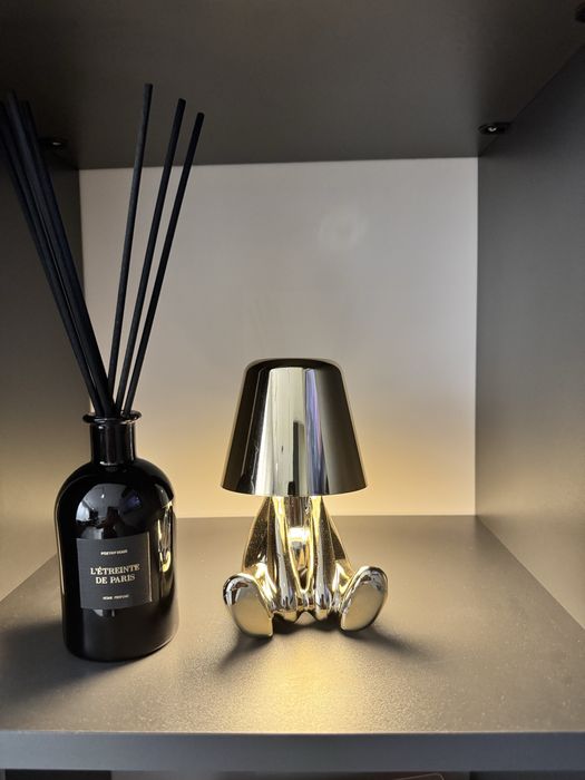 Продам приліжковий світильник