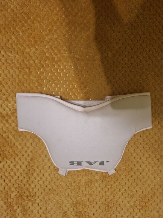 Продам захист для єдиноборств (шолом, захист рук, ніг, грудей)