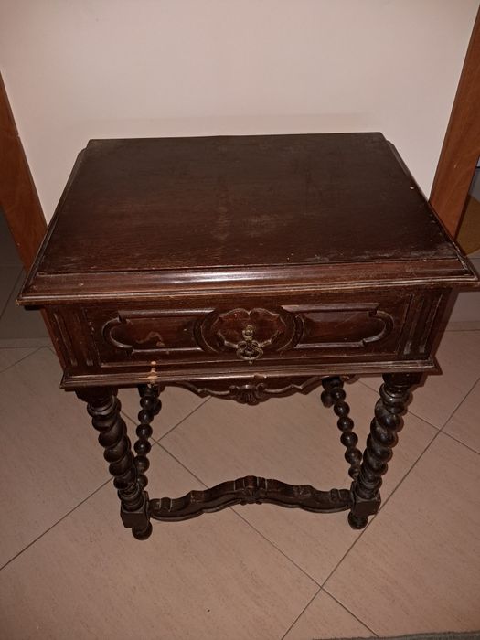 Mesa cabeceira vintage