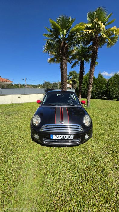 Mini Cooper one D 1.6 90cv 
Farolins traseiros modernos em Led.
Oleo e filtros mudados à 5000km.
Bancos aquecidos, volante multifunções