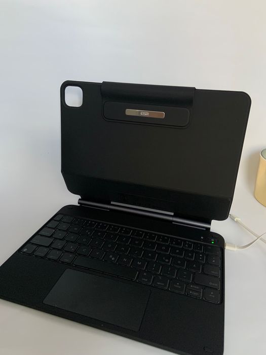 Чохол-клавіатура ESR Rebound Magnetic Keyboard Case для iPad Air 11" M3/M2/10.9" / Pro 11" M1/M2