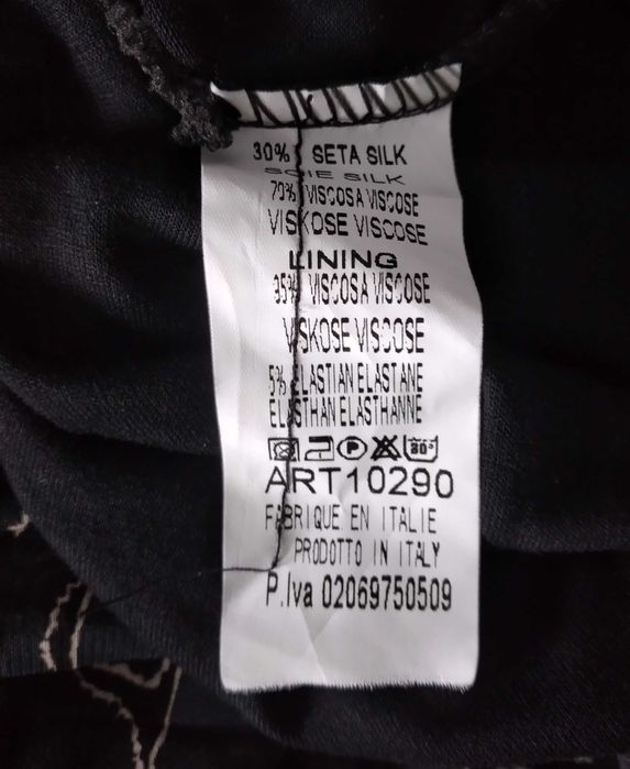 Sukienka czarna we wzory