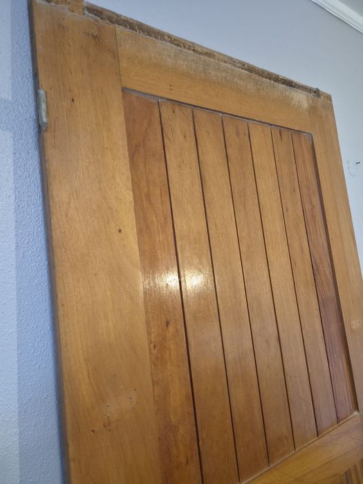 Vende-se porta de entrada