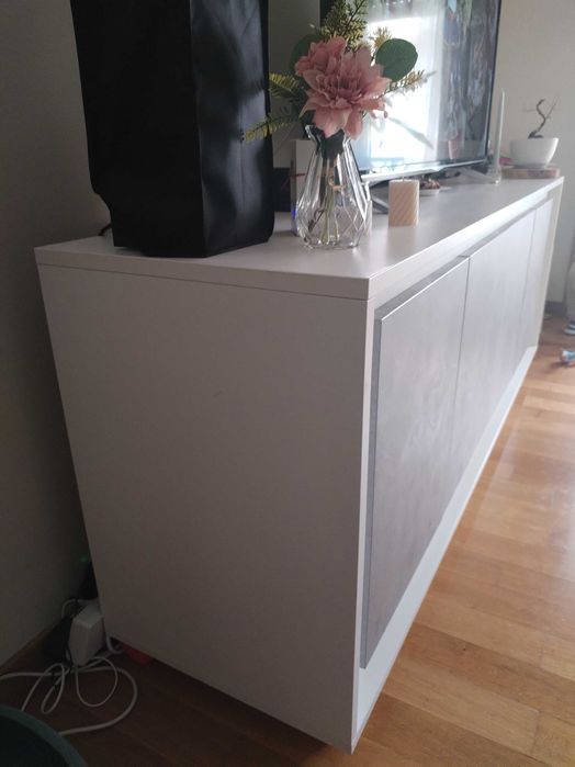 Aparador moderno - oportunidade especial para desocupar