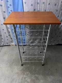 Garrafeira para 24 garrafas