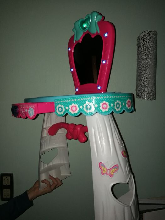 Children's dressing table with music and lights, mirror and drawer, like new64553136469633122