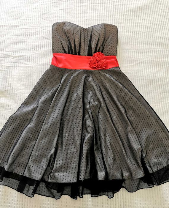Vestido de festa com tule preto