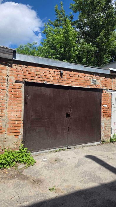 Продам гараж у районі ЦУМу