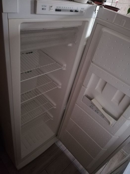 Морозильная камера simens.no frost.