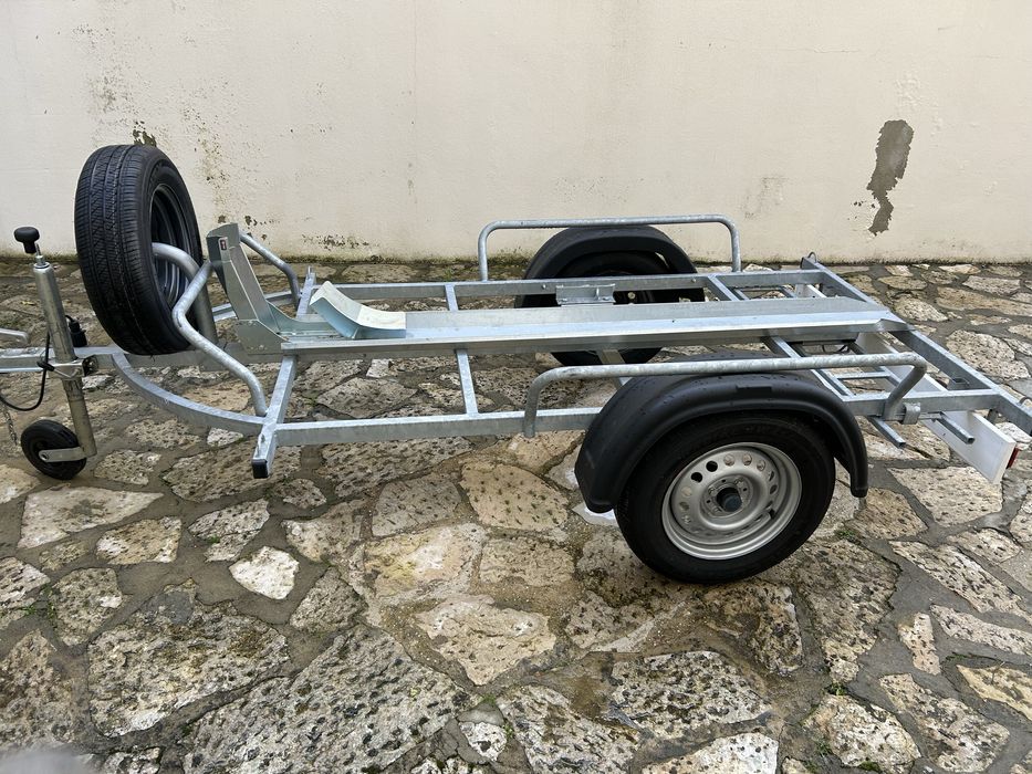 Atrelado para uma mota