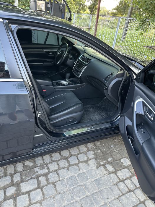 Продам nissan altima