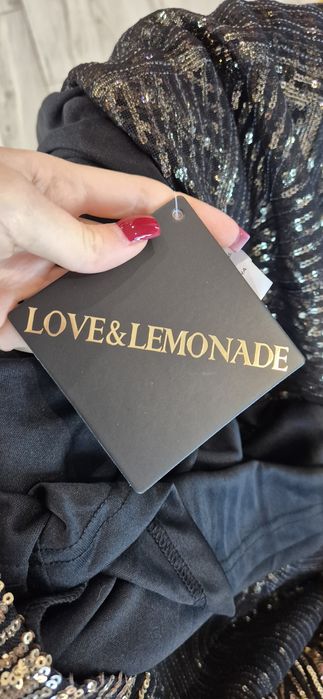 Długa cekinowa sukienka wieczorowa złota