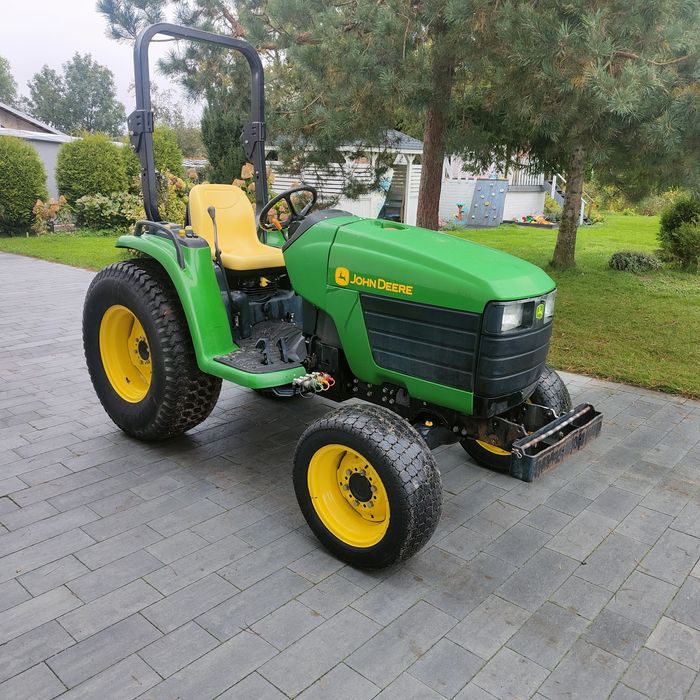 John Deere 4300 sadowniczy komunalny