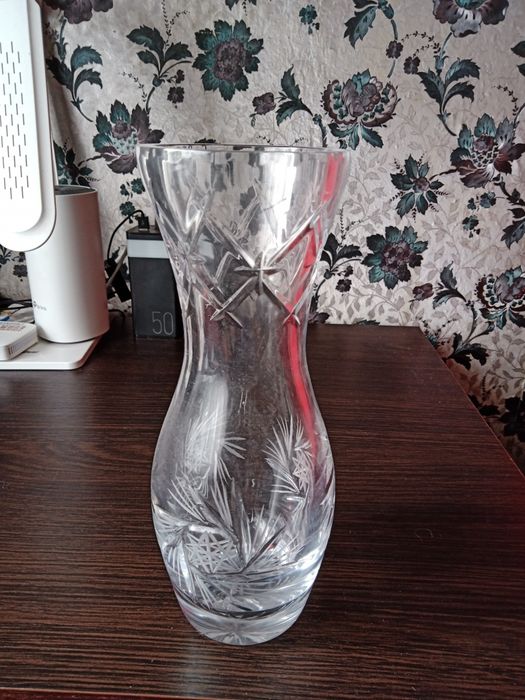 Ваза для цветов  из хрусталя