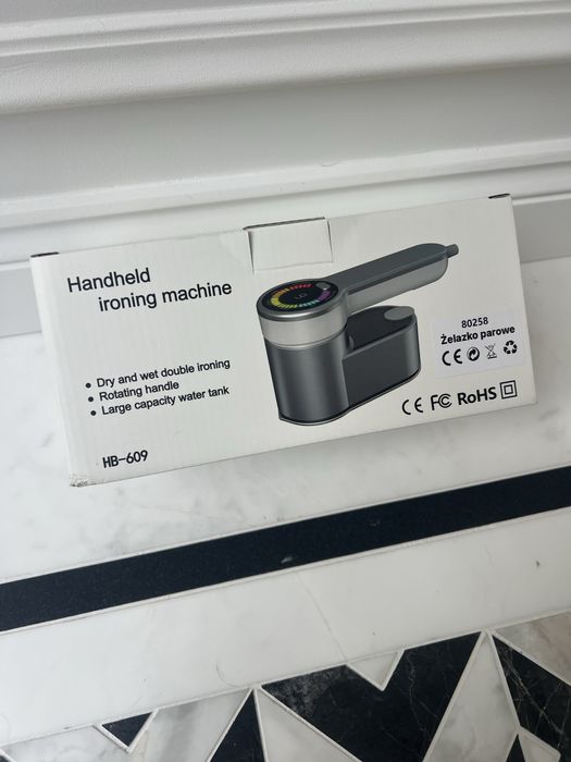 Kompaktowe mini żelazko parowe do podróży stan idealny użyte tylko raz