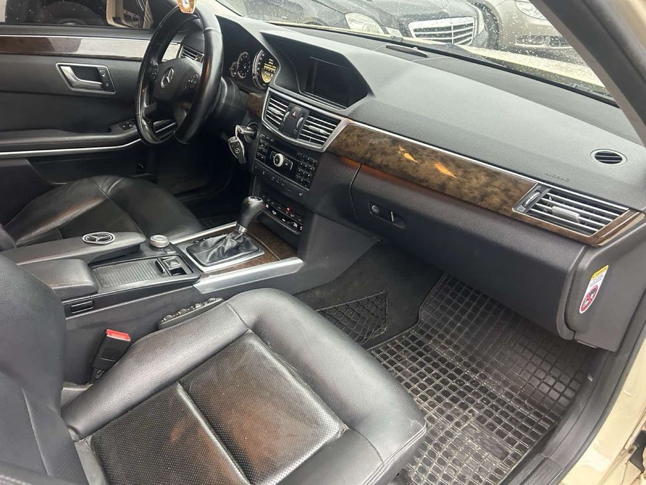 Продам мерседес Е220