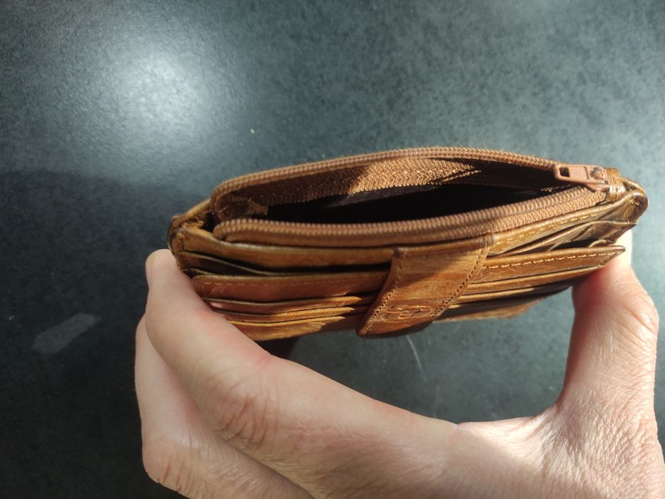 Carteira em pele
