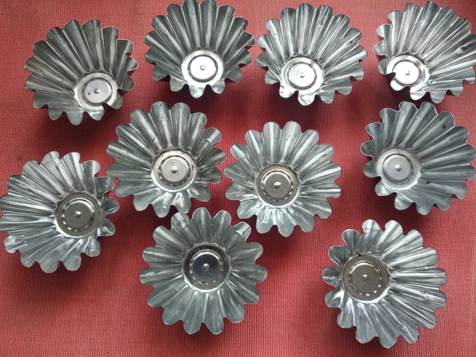 Сковорода с крышкой, формы для теста, противни