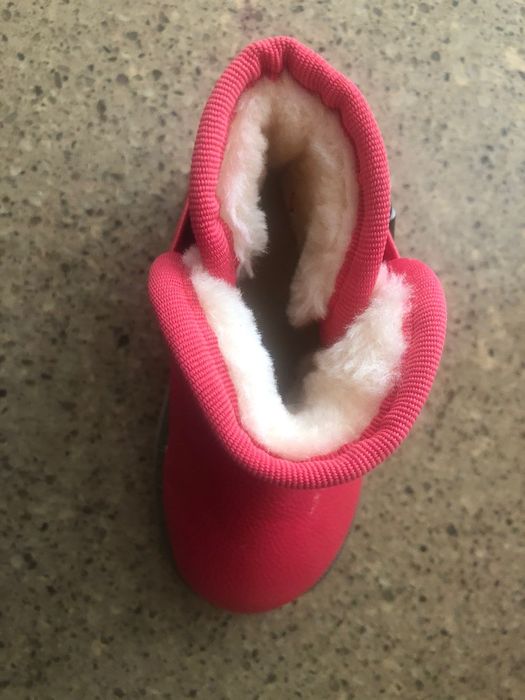 Продам детские угги
