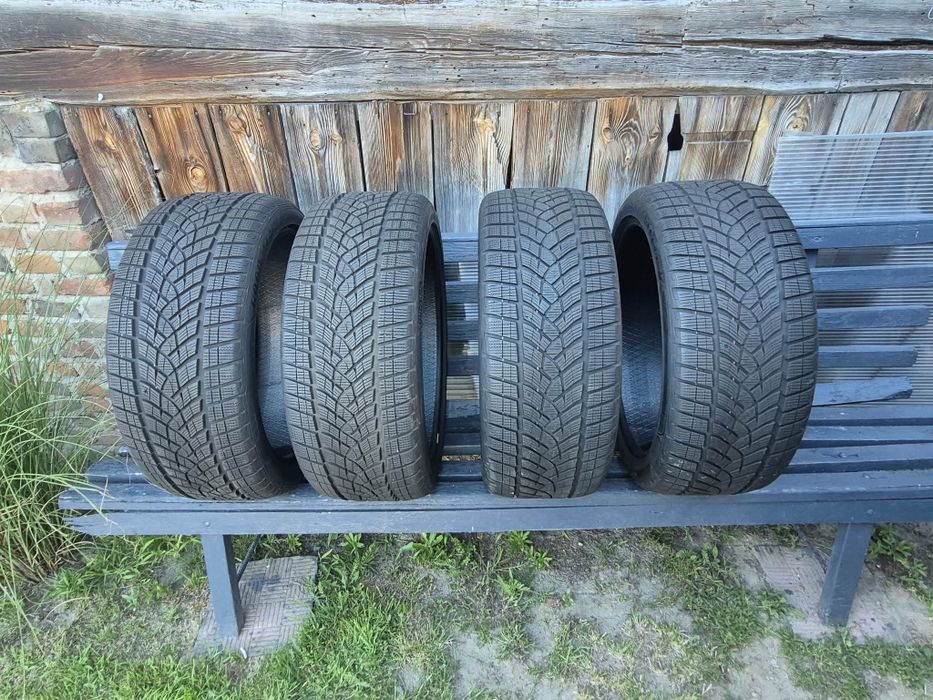 Opony zimowe good year 255/40 r21