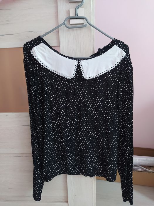 Czarna bluzka w kropki