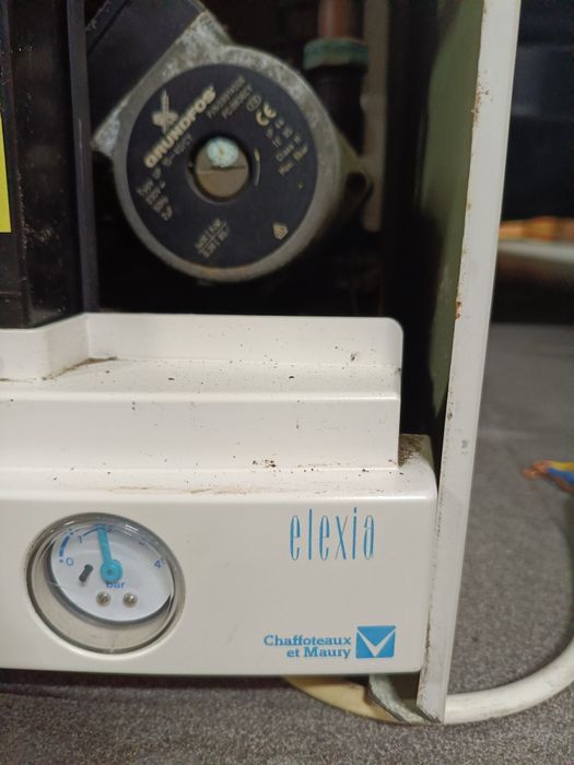 Vendo caldeira a gaz a funcionar