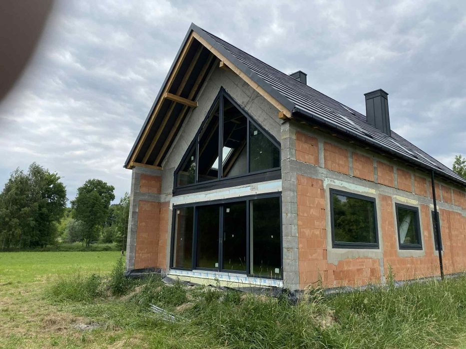 Dom w papawerach” firmy ARCHON, na dużej działce o powierzchni 43 arów SSZ