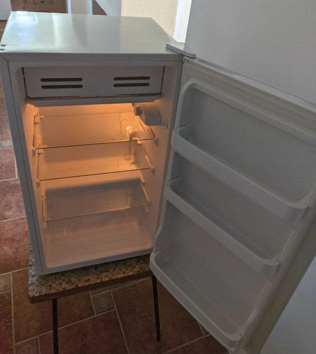 Доставка безкоштовно! Холодильник Ardesto DFM-90W