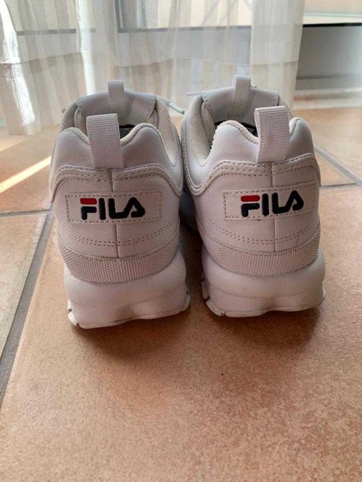 Ténis brancos Fila originais