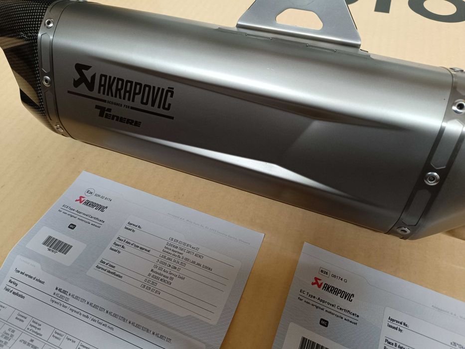 Ponteira Akrapovic Yamaha Tenere 700 Como nova
