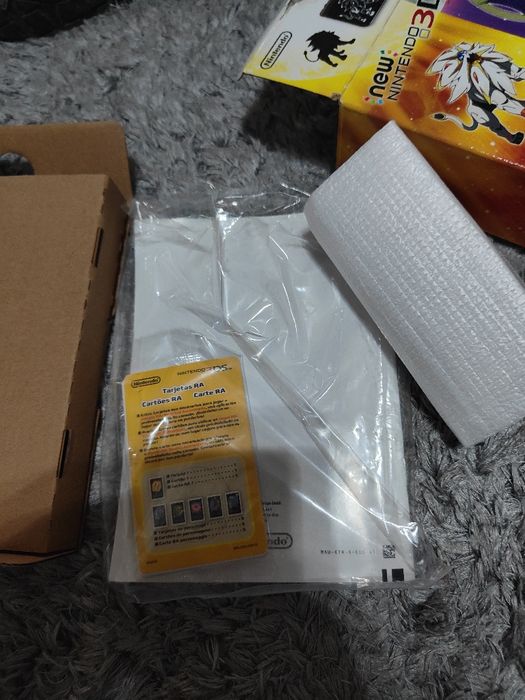 New nintendo 3ds XL Solgaleo/lunala edition