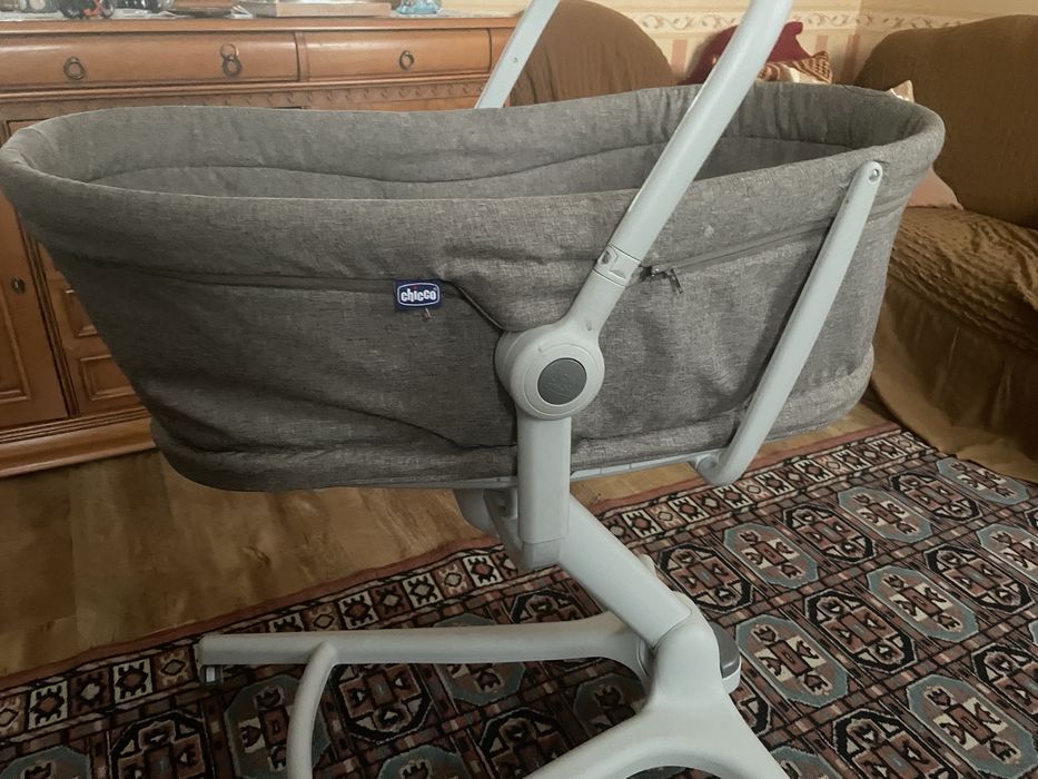 Продам ліжечко-стільчик Chicco Baby