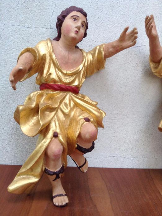 Par imagens Serafins madeira castanho dourados