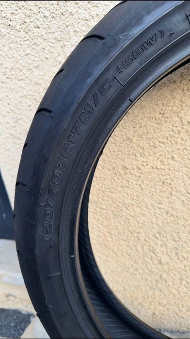 pneu  120/70 ZR 17 M/C  bridgestone battlax Bt16