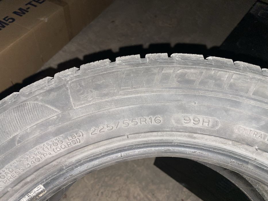 Продам резину Michelin зима 225.55.16