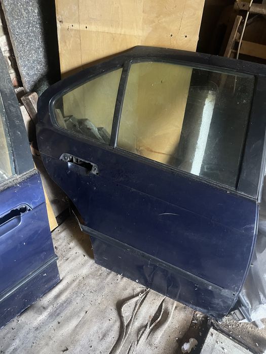 BMW e36 двері синій колір