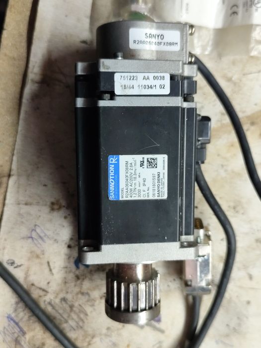 Servo motor sanyo denki