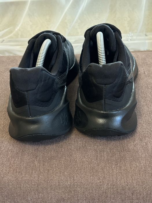 Чоловічі кросівки Nike Revolution 7