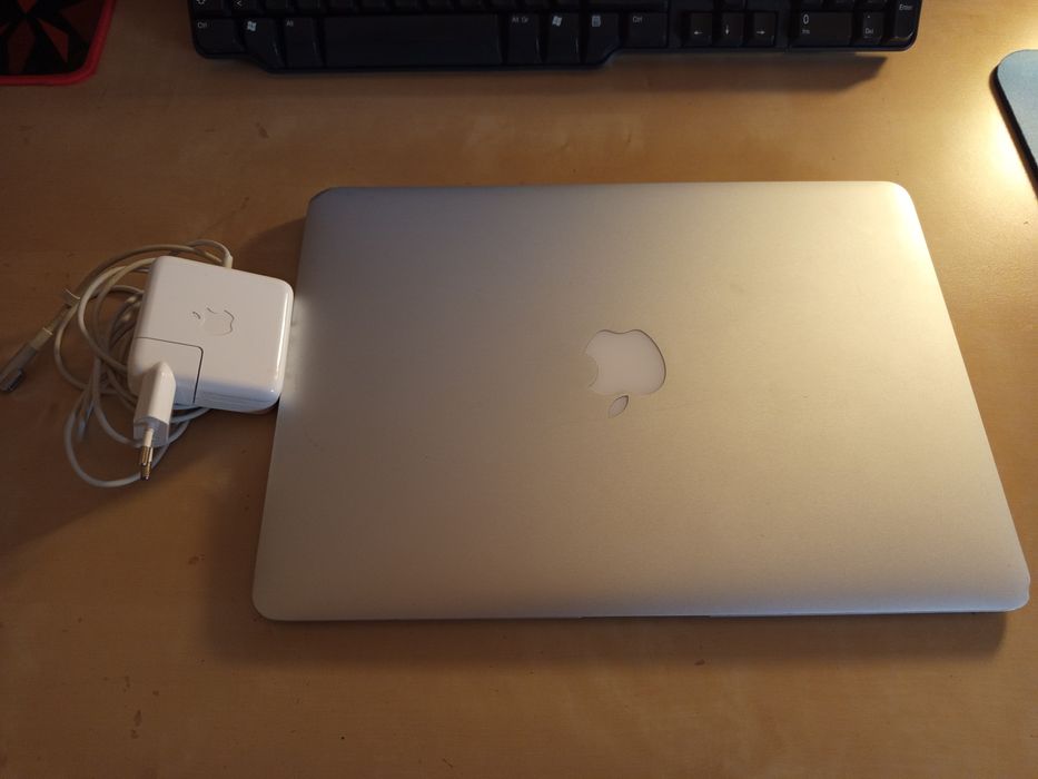Computador Portátil MacBook Air 13 Com Intel  I5 Bateria até 4 Horas