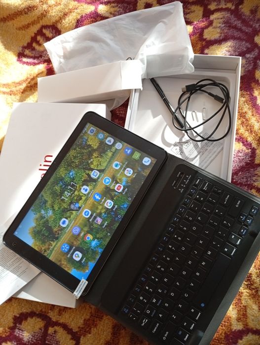 Продам планшет- нетбук.