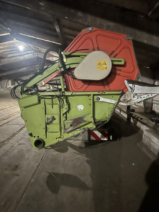 Комбайн Claas Lexion