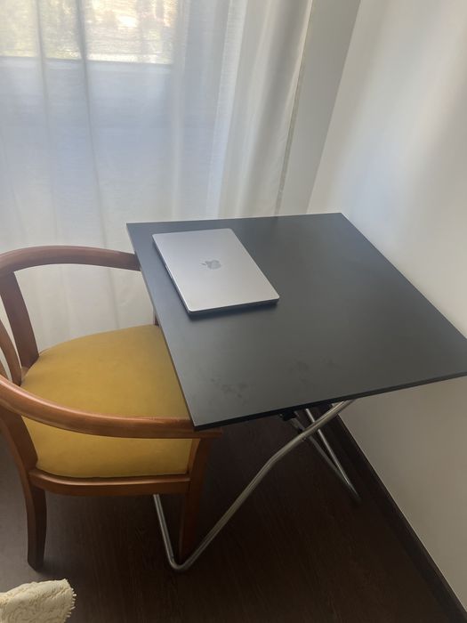 Mesa com a cadeira