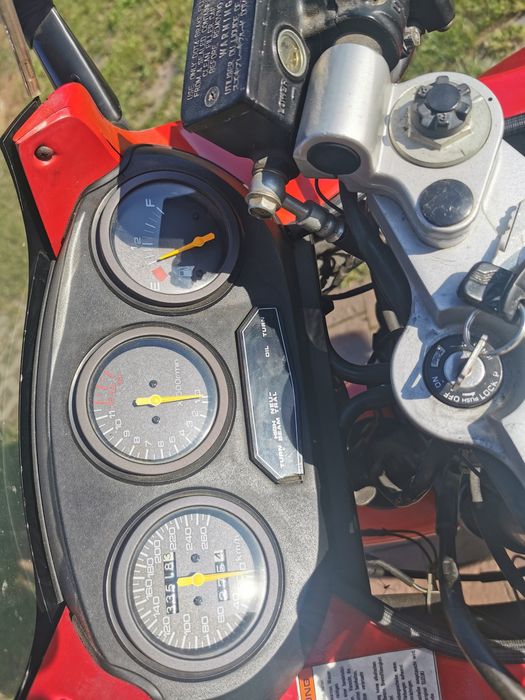 Motocykl Suzuki GSX 600 F