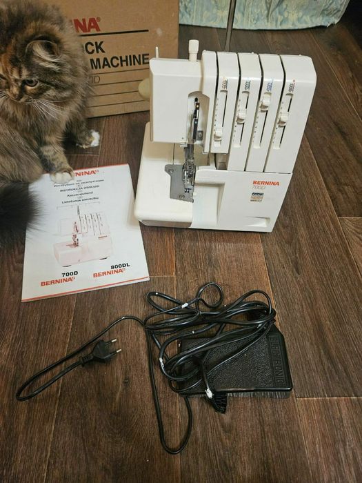 Продам оверлок Bernina 700D