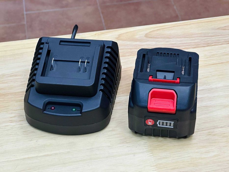 Ланцюгова пила Procraft з Акб Razor 2шт(4.0Ah) 2 шини в кейсі Гарантія