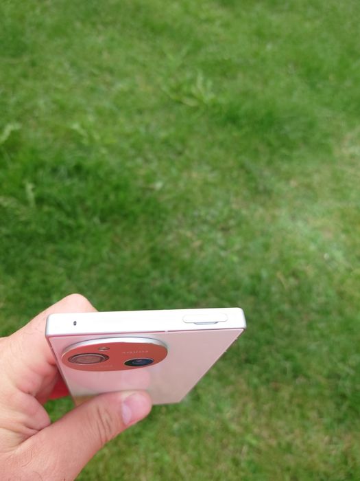 Эксклюзив: Японский Sharp Aquos R9 12/256GB