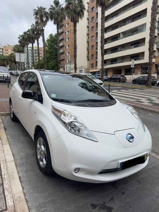 Nissan Leaf 2015 Elétrico – Personalizado (Vinil), Económico e Fiável